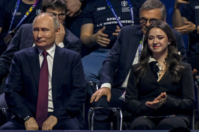Vida Press nuotr./Vladimiras Putinas ir Kamila Valijeva