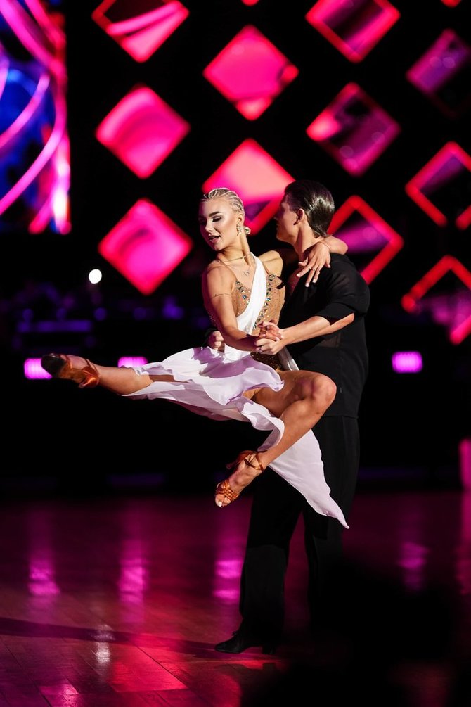Vidmanto Kirklio nuotr./Lotynų Amerikos šokių programoje nugalėjo Einoras Degutis ir Ugnė Bliujūtė.