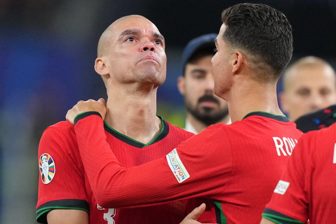 Vida Press nuotr./Pepe ir Cristiano Ronaldo