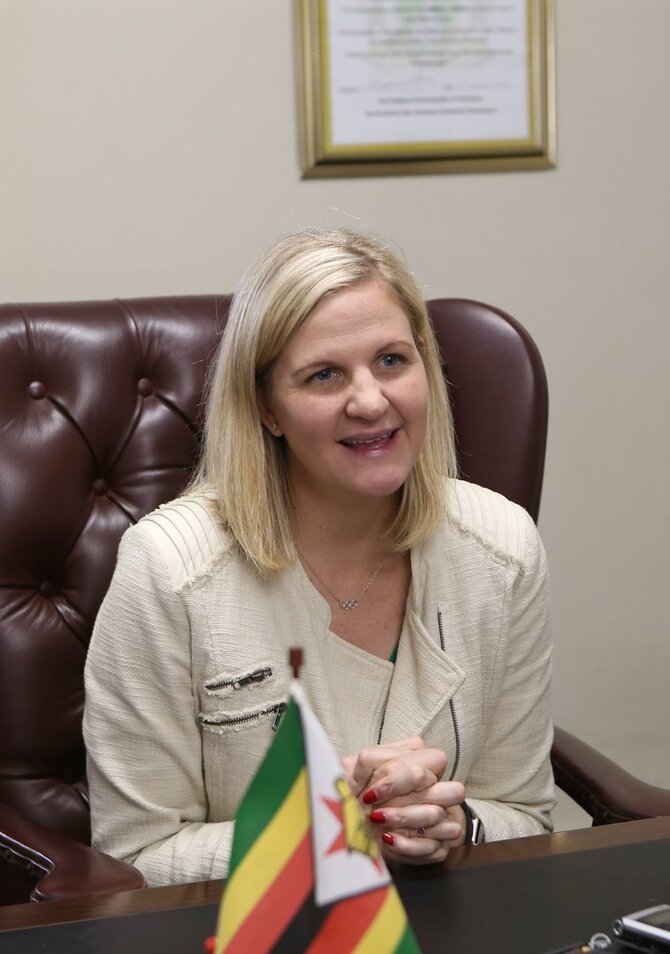 Vida Press nuotr./Kirsty Coventry.
