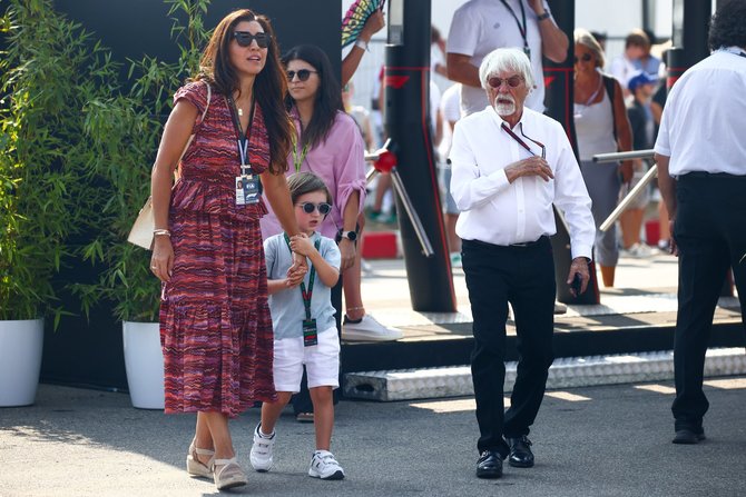 Vida Press nuotr./Bernie Ecclestone'as su žmona Fabiana Flosi Ecclestone