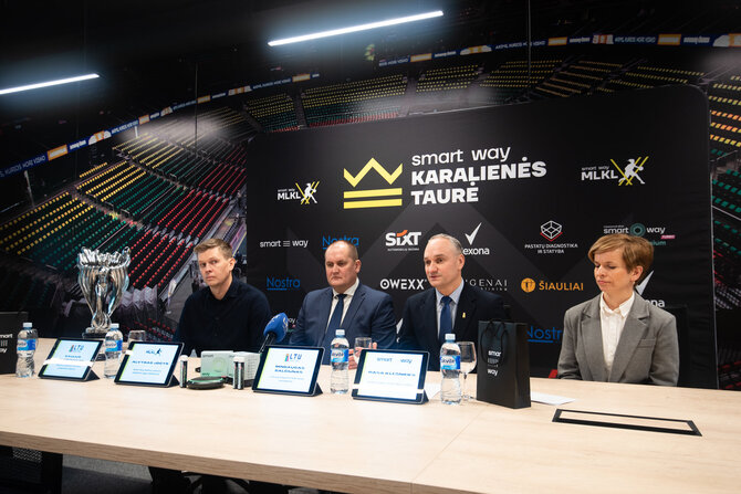 Dainiaus Lukštos nuotr./„Krepšinio namuose“ ketvirtadienį buvo surengta bendra „SMART WAY Karalienės taurės“ ir Lietuvos krepšinio federacijos spaudos konferencija.