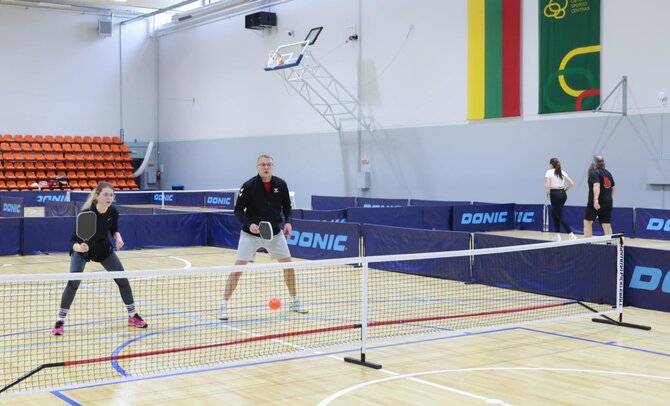 Asmeninio albumo nuotr./Piklbolas – sparčiai populiarėjanti rakečių sporto šaka.
