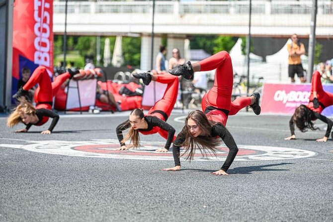 Organizatorių nuotr./Šeštadienį prie Baltojo tilto įvyko „OlyBet DUNK IT Open“ krepšinio renginys.