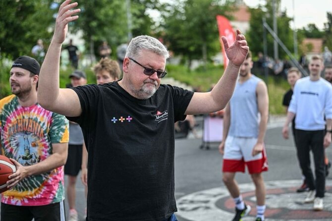 Organizatorių nuotr./Šeštadienį prie Baltojo tilto įvyko „OlyBet DUNK IT Open“ krepšinio renginys.