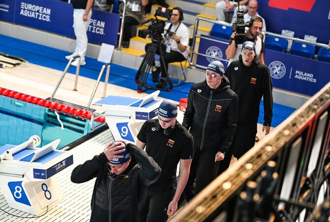 „LTU-Aquatics"/Dariaus Kibirkščio nuotr./Lietuvos plaukikai startavo estafetėje 4 po 50 m kompleksiniu plaukimu.