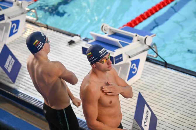 „LTU-Aquatics"/Dariaus Kibirkščio nuotr./Lietuvos plaukikai startavo estafetėje 4 po 50 m kompleksiniu plaukimu. Andrius Šidlauskas ir Tajus Juška
