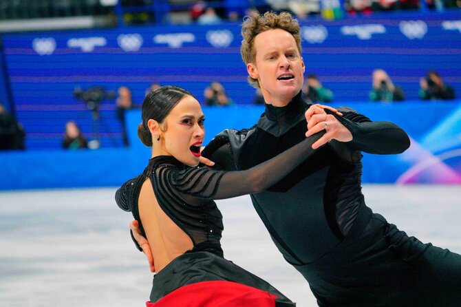 Vida Press nuotr./Madison Chock ir Evanas Batesas