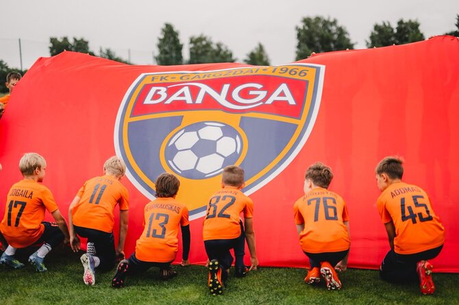 „Bangos“ klubo nuotr./„Banga“ šią vasarą įgyvendino didelę ambiciją – atidarė vieną moderniausių futbolo stovyklų bazių Lietuvoje.