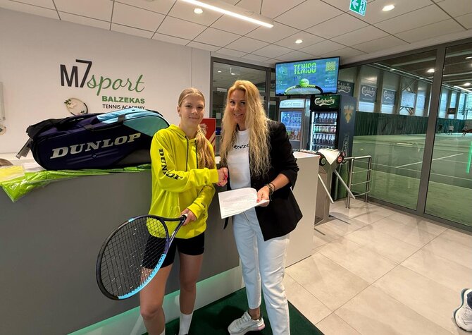 Balžeko teniso akademijos nuotr./Trys M7 Balžekas Tennis Academy auklėtiniai: Adas Turanas Efe, Greta Klimavičiūtė ir Liepa Klimavičiūtė sulaukė tarptautinio įvertinimo bei pasirašė ilgalaikius kontraktus su „Dunlop Sports“ bei oficialiais šio prekės ženklo atstovais Lietuvoje „Skorpiono takas“.