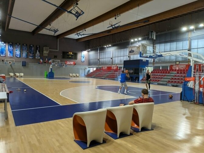 Kęsto Rimkaus nuotr./INSEP – Prancūzijos sporto čempionų kalvė. Krepšinio salė.