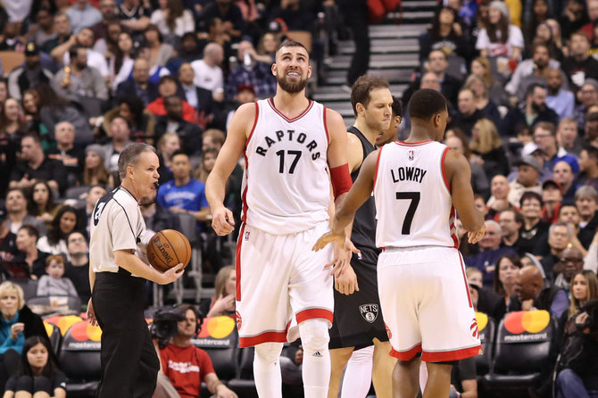 Raymondo Vysnkiausko nuotr. /NBA rungtynėse tarp „Toronto Raptors“ ir „Brooklyn Nets“ J.Valančiūnas pelnė 14 taškų.