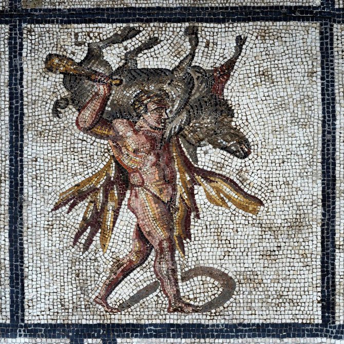 Heraklis neša nudobtą šerną. Senovės Romos laikų mozaika