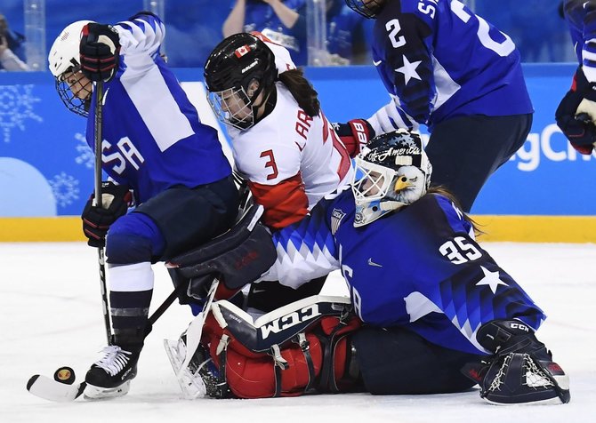 „Scanpix“ nuotr./Kanados ledo ritulininkėms pralaimėjimas JAV komandai finale virto nusivylimu.