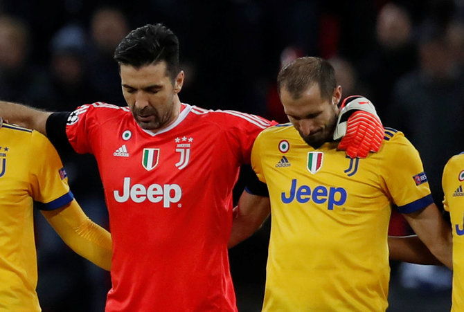 „Scanpix“ nuotr./G.Chiellini ir G.Buffonas su „Juventus“ žengė į Čempionų lygos ketvirtfinalį per emocingą vakarą Londone.