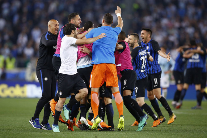 „Scanpix“ nuotr./Milano „Inter“ futbolininkai 3:2 palaužė „Lazio“ svarbiose rungtynėse Italijos lygoje.