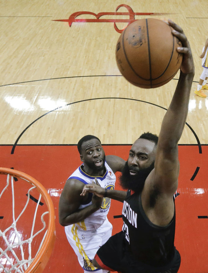 „Scanpix“ nuotr./NBA Vakarų konferencijos finale „Houston Rockets“ namie įveikė „Warriors“ komandą ir įsiveržė į priekį 3:2.