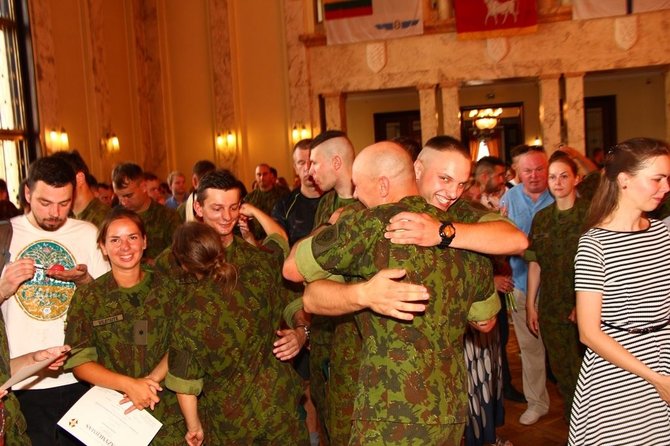 KAM nuotr./Jaunesniųjų karininkų vadų mokymus šiemet baigė 91 jaunuolis