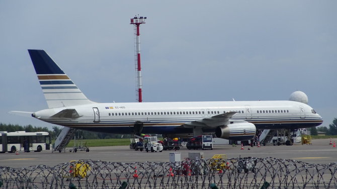 „Scanpix“ nuotr./Lėktuvas „Boeing 757“ Vilniaus oro uoste
