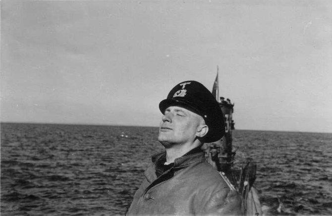 Leidyklos nuotr./Karlo Dönitzo dešinioji ranka Hansas Georgas von Friedeburgas. 1939 m., prieš paskiriant į K. Dönitzo štabą, H. G. von Friedeburgas pats vadovavo povandeniniam laivui U-27