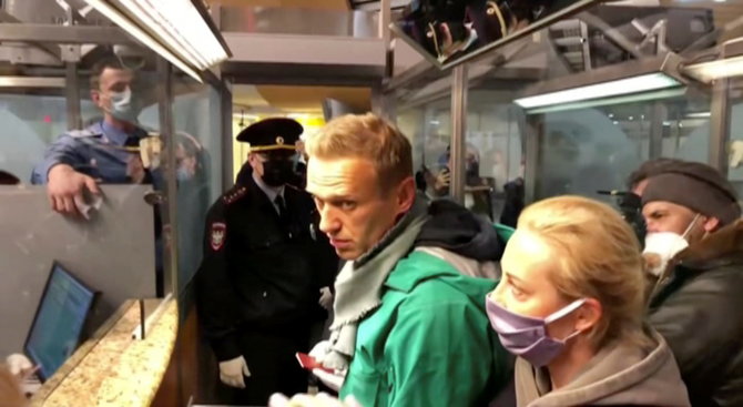„Reuters“/„Scanpix“ nuotr./A.Navalnas kontrolės punkte