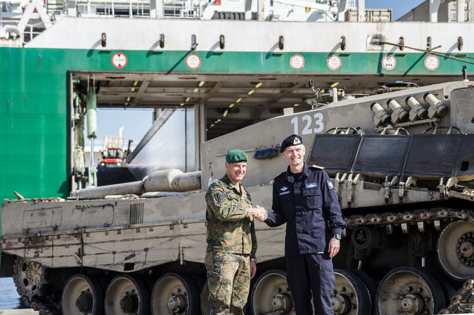 KAM nuotr./ Klaipėdos uoste iškrauta NATO priešakiniame batalione tarnausiančių Norvegijos karių technika