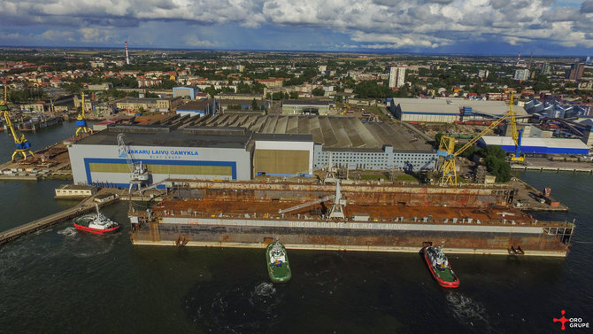 VLG nuotr./Klaipėdos uostą pasiekė didžiausias Baltijos šalyse dokas