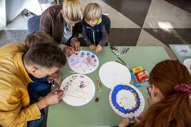 Projekto partnerio nuotr./Kauno bienalė kviečia susimąstyti mokinius – kodėl mums reikalingi paminklai?