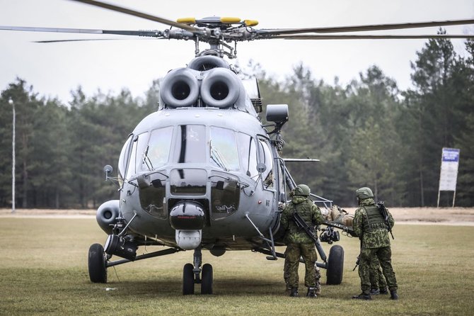 Ievos Budzeikaitės nuotr./Sraigtasparnis „Mi-8T“