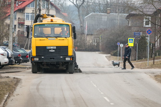 Sauliaus Žiūros nuotr./Vilnius švarinasi: valant gatves surinkta 516 tonų nešvarumų