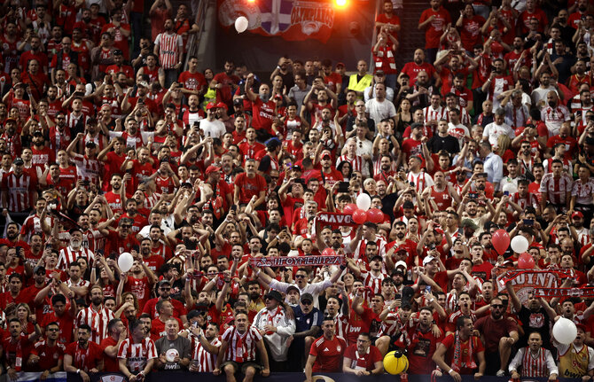 „Scanpix“ nuotr./Pirėjo „Olympiakos“ sirgaliai