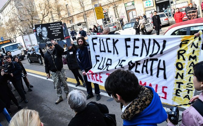 AFP/„Scanpix“ nuotr./„Fronte Animalista“ protesto akcija Milane