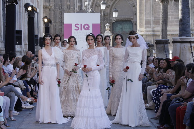 Adolfo Moraleso nuotr./R.Pocevičienės praėjusiais metais SIQ pristatyta vestuvinių suknelių kolekcija