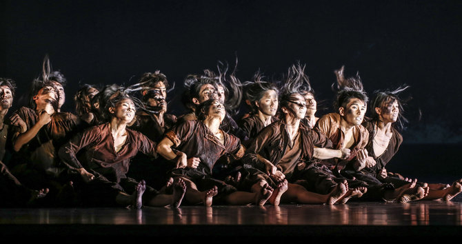  Liu Chen-hsiang nuotr./„Cloud Gate“ šokio teatro spektaklis „Dulkė“