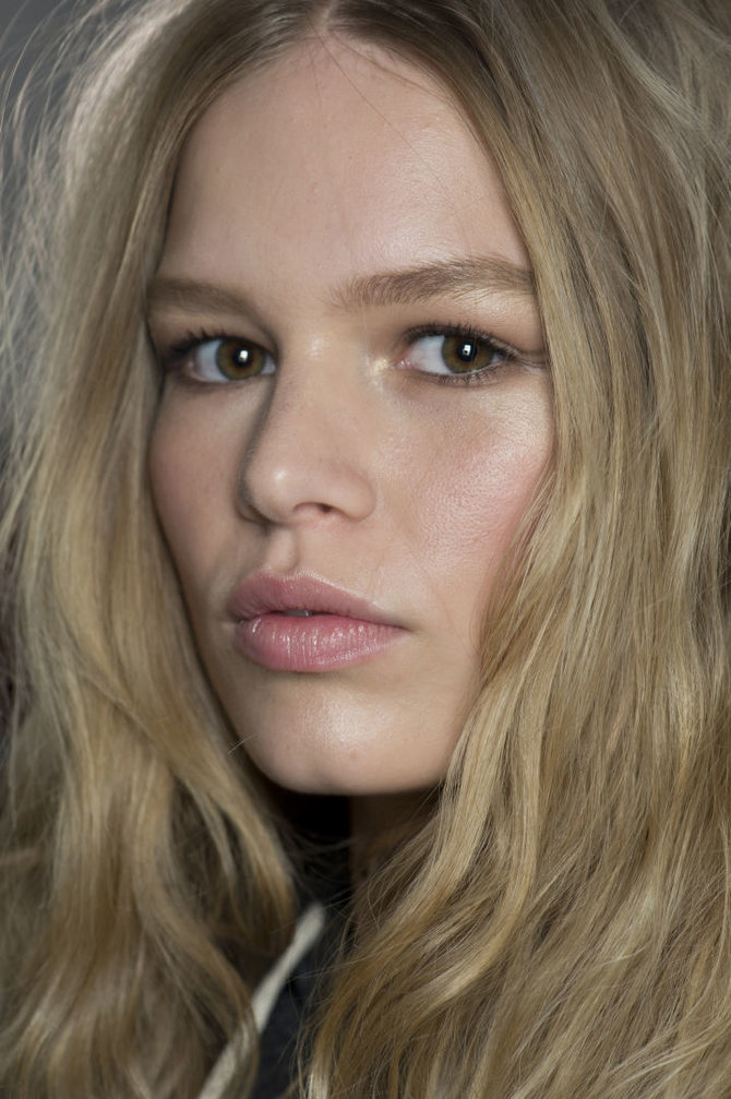 Vida Press nuotr./Modelis Anna Ewers