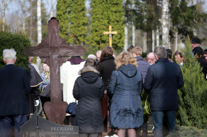 Aliaus Koroliovo/15min nuotr./Anupraičių šeimos laidotuvės