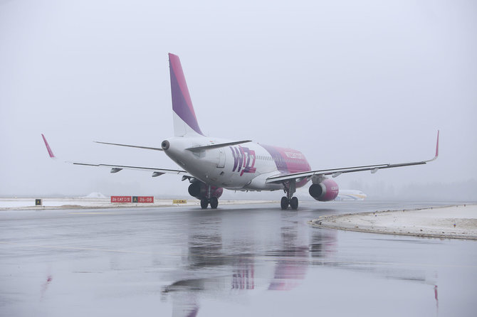 Aliaus Koroliovo / 15min nuotr./Wizz Air lėktuvas