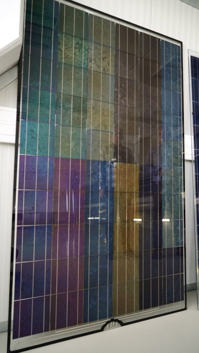 15min/Ernesto Naprio nuotr./„Soli Tek“ gamina „dviveidžius“ saulės modulius – elektrą išgauna abi pusės