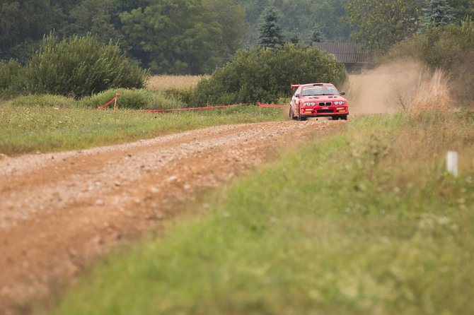 Žygimanto Gedvilos / 15min nuotr./„Samsonas Rally Rokiškis“ pirmasis greičio ruožas