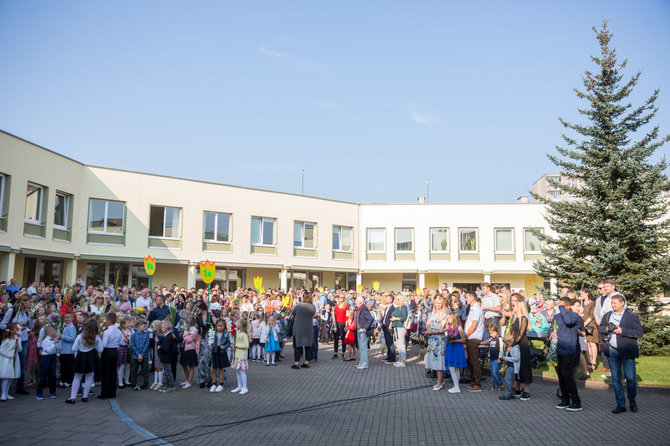 Žygimanto Gedvilos / 15min nuotr./Rugsėjo 1-osios šventė M.Mažvydo progimnazijoje