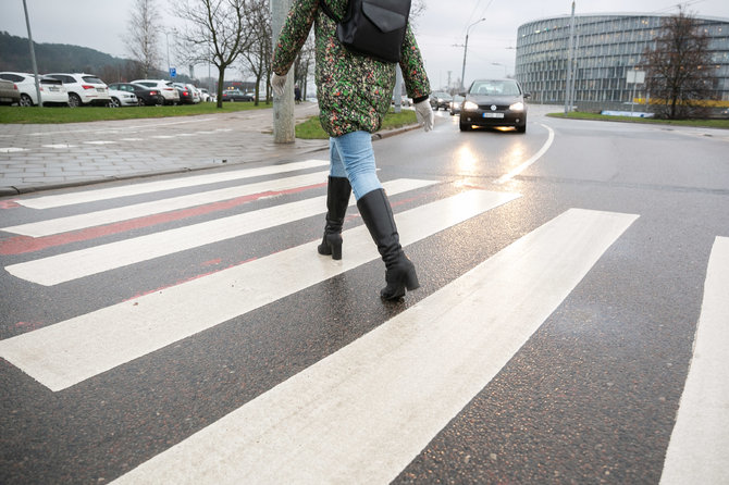 Žygimanto Gedvilos / 15min nuotr./Pėsčiųjų perėjos Vilniaus Edukologijos žiedinėje sankryžoje