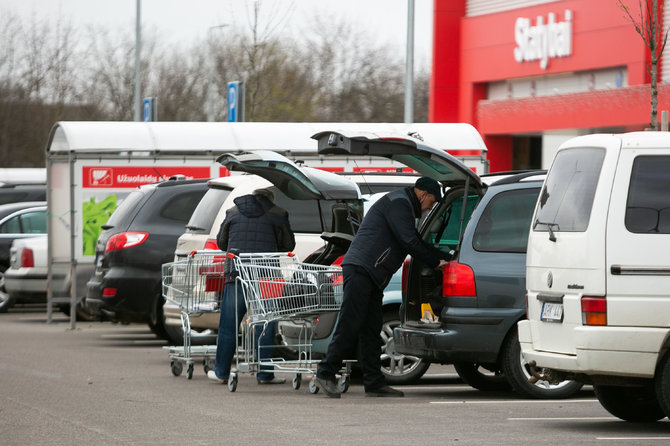 Žygimanto Gedvilos / 15min nuotr./Parduotuvės aikštelė