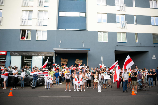 Žygimanto Gedvilos / 15min nuotr./Minia žmonių reiškė palaikymą Baltarusijos žmonėms