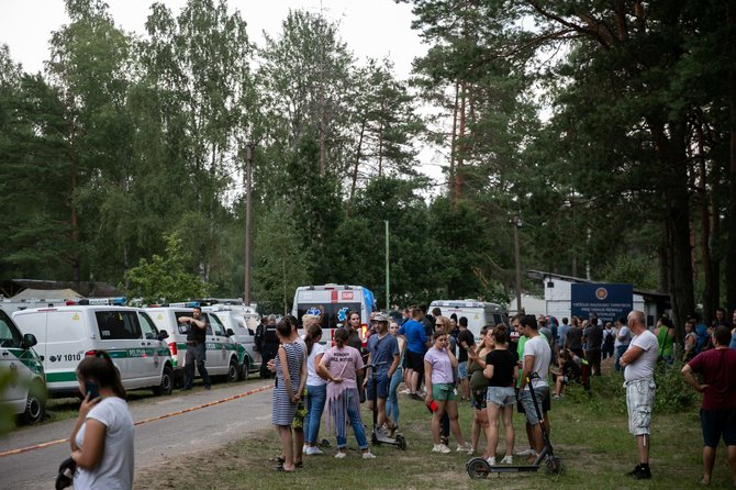 Žygimanto Gedvilos / 15min nuotr./Rūdninkų poligone ruošiantis apgyvendinti migrantus, blokuojamas patekimas į teritoriją