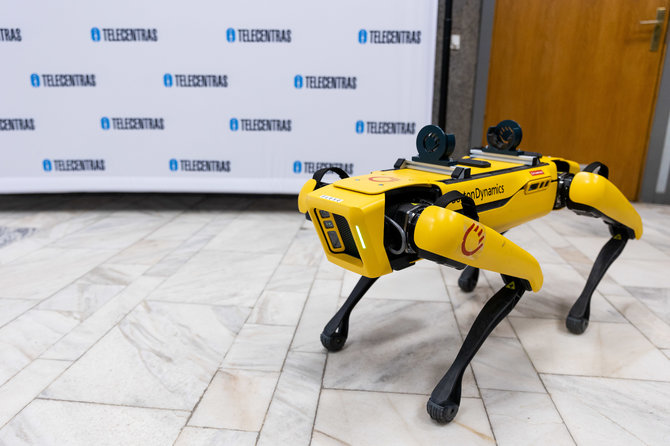 Žygimanto Gedvilos / BNS nuotr./„Boston Dynamics“ sukurtas šuo-robotas „Spot“