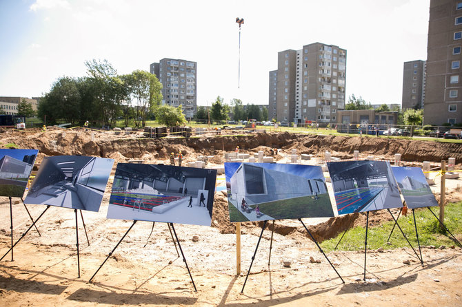 Žygimanto Gedvilos / 15min nuotr./Fabijoniškių baseino kapsulės įkasimo ceremonija