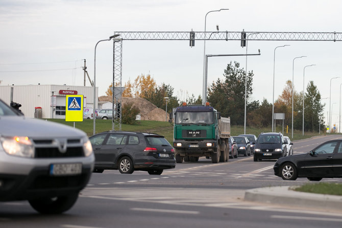 Žygimanto Gedvilos / 15min nuotr./Pilaitės pr. ir V.Pociūno gatvės sankryža