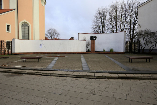 Asmeninio archyvo nuotr./Salomėjos Neries paminklas Vilniuje