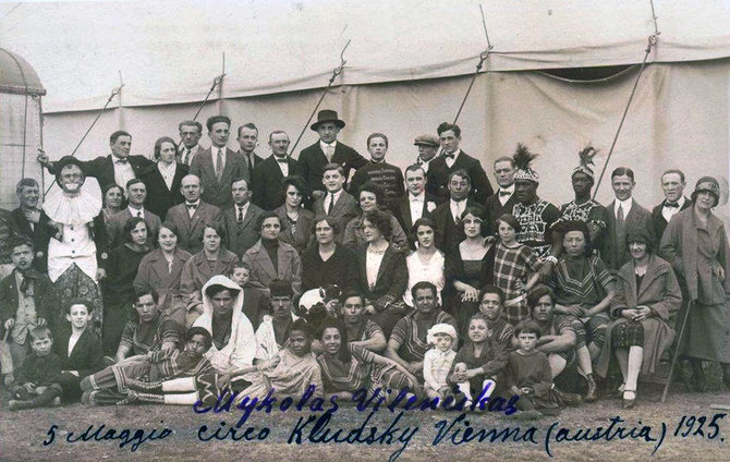 Asmeninio A.Jancevičiaus archyvo nuotr./Mykolas Vilenčikas Vienos Kludskio cirke, 1925 m.