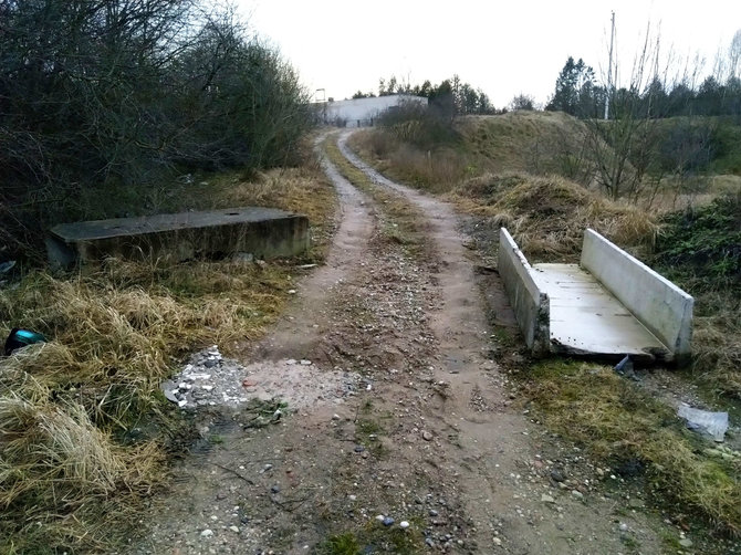 Valdemaro Šukštos / 15min nuotr./Atstumti blokeliai į buvusį garažų masyvą Pagiriuose